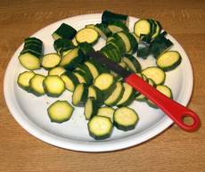 Zucchini-schneiden.JPG